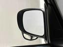 サイドアンダーミラー目視やバックミラーでも解消できない助手席側直近側方の視覚を解消する補助ミラーが付いています♪