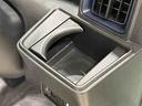 運転席側掘り込み式カップホルダー
