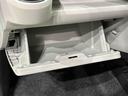 Ｘ　ＳＡＩＩＩ　ＬＥＤヘッドランプ　セキュリティアラーム　コーナーセンサー　１４インチフルホイールキャップ　キーレスエントリー　電動格納式ドアミラー　ショツピングフック　マニュアルエアコン（29枚目）