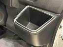 運転席にはドリンクホルダーが付いています