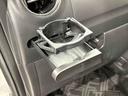 助手席側にもプッシュ式オートオープンカップホルダー
