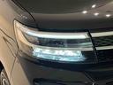 対象物が見やすく白く明るい光で夜間走行をサポートするフルLEDヘッドランプ(サイドビューランプ、クリアランスランプ、オートレベリング機能付き)を装備