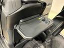 格納式シートバックテーブル(運転席/助手席)が付きます!