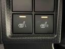 寒い日のドライブを快適にするメーカーオプションの運転席&助手席シートヒーターが付いてます