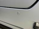駐車場などでペダルの踏み間違えた時、急発進を抑制するバックソナーセンサーが付いているので安心です。