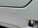 駐車場などでペダルの踏み間違えた時、急発進を抑制するバックソナーセンサーが付いているので安心です。