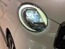 対象物が見やすく白く明るい光で夜間走行をサポートするBi-Angle LEDヘッドランプ(マニュアルレベリング機能・LEDクリアランスランプ付き)を搭載