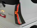 精悍なカスタム専用デザインのLEDリヤコンビネーションランプ(LEDストップランプ)で省電力・長寿命化を実現。