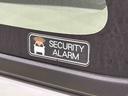不正にドアを開けると室内ブザーが鳴り、外部にクラクションで異常をお知らせするセキュリティアラーム