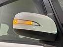 歩行者や他のドライバーからの被視認性が高いLEDターンランプ付き電動格納ドアミラー