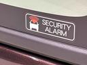 不正にドアを開けると室内ブザーが鳴り、外部にクラクションで異常をお知らせするセキュリティアラーム