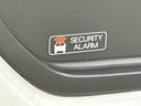 不正にドアを開けると室内ブザーが鳴り、外部にクラクションで異常をお知らせするセキュリティアラーム