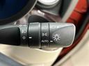 オートライト機能　車外の明るさに応じて自動的にヘッドランプなどを点灯・消灯。夕暮れ時やトンネルなどで役立ちます！！