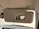 運転席、助手席共にサンバイザー＆バニティミラー付いてます☆　運転席にはチケットフォルダー付き