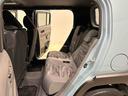 リヤシートは左右分割可倒式シートです。座席一つ一つにも気配りを♪ シーンに合わせて多彩にアレンジできます。