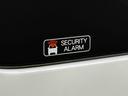 不正にドアを開けると室内ブザーが鳴り、外部にクラクションで異常をお知らせするセキュリティアラーム