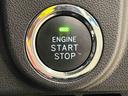 エンジン始動はプッシュスタートで楽々♪電子カードキーを携帯していれば、ブレーキを踏みながらボタンを押すだけで、エンジンの始動がスマートに行えます♪