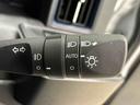 オートライト機能　車外の明るさに応じて自動的にヘッドランプなどを点灯・消灯。夕暮れ時やトンネルなどで役立ちます！！