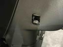 助手席側にショッピングフックが付いてます