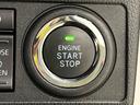 エンジン始動はプッシュスタートで楽々♪電子カードキーを携帯していれば、ブレーキを踏みながらボタンを押すだけで、エンジンの始動がスマートに行えます♪