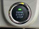 エンジン始動はプッシュスタートで楽々♪電子カードキーを携帯していれば、ブレーキを踏みながらボタンを押すだけで、エンジンの始動がスマートに行えます♪