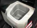 運転席側埋め込み式カップホルダー