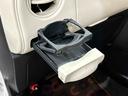 助手席にも引き出し式カップホルダー付いてます。