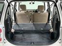 両側の後席シートの背もたれを同時に倒すと大きな荷物も積みこむ事が可能です。