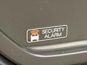 不正にドアを開けると室内ブザーが鳴り、外部にクラクションで異常をお知らせするセキュリティアラーム