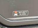 不正にドアを開けると室内ブザーが鳴り、外部にクラクションで異常をお知らせするセキュリティアラーム