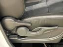 カスタムＸ　運転席・助手席シートヒーター　キーフリーシステム　純正ナビ装着用アップグレードパック　両側電動スライドドア　電動パーキングブレーキ　オートブレーキホールド機能　運転席シートリフター　チルトステアリング　格納式リヤドアサンシェード（28枚目）