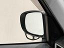 サイドアンダーミラー　目視やバックミラーでも解消できない助手席側直近側方の視覚を解消する補助ミラーが付いています♪