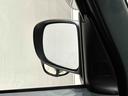 サイドアンダーミラー目視やバックミラーでも解消できない助手席側直近側方の視覚を解消する補助ミラーが付いています♪