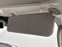 運転席・助手席サンバイザー。眩しい日差しをシャットアウト!