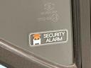 不正にドアを開けると室内ブザーが鳴り、外部にクラクションで異常をお知らせするセキュリティアラーム