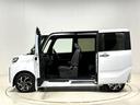 タント カスタムX 両側電動スライドドア 前席シートヒーター付 バックカメラ オーディオ操作用ステアリングスイッチ プッシュボタンスタート LEDヘッドライト オートライト オートハイビーム LEDフォグランプ 14インチアルミホイール SRSサイドエアバッグ(8枚目)