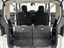後席シートの背もたれを倒すと広大な荷室空間が実現できます