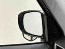 サイドアンダーミラー　目視やバックミラーでも解消できない助手席側直近側方の視覚を解消する補助ミラーが付いています♪