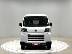 スクエアなボディが叶える広々空間、たくさん積めて仕事がしやすい荷室、働く人の運転しやすさ、そして、．先進の安全装備を搭載したハイゼットカーゴが入荷致しました。 6