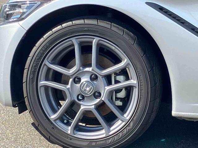 S660 β 2WD CVT 660cc ターボ パドルシフト ETC車載器 ABS 横滑り防止装置 オートエアコン 運転席・助手席エアバッグ ABS パワーウィンドウ 集中ドアロック(7枚目)