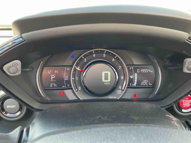 S660 β 2WD CVT 660cc ターボ パドルシフト ETC車載器 ABS 横滑り防止装置 オートエアコン 運転席・助手席エアバッグ ABS パワーウィンドウ 集中ドアロック(74枚目)