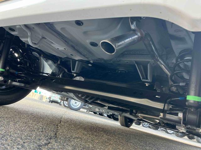 ムーヴキャンバス ストライプスＧ　２ＷＤ　ＣＶＴ　６６０ｃｃ　両側電動スライドドア　衝突被害軽減ブレーキ　横滑り防止装置　ＡＢＳ　アイドリングストップ　プッシュボタンスタート　ホットカップホルダー　前席シートヒーター　届出済未使用車（17枚目）