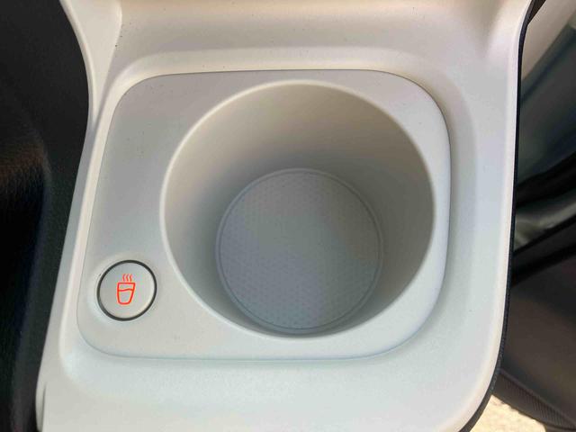 ムーヴキャンバス ストライプスＧ　２ＷＤ　ＣＶＴ　６６０ｃｃ　両側電動スライドドア　衝突被害軽減ブレーキ　横滑り防止装置　ＡＢＳ　アイドリングストップ　プッシュボタンスタート　ホットカップホルダー　前席シートヒーター　届出済未使用車（36枚目）