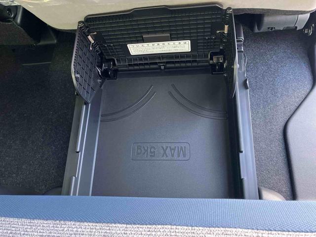 ムーヴキャンバス ストライプスＧ　２ＷＤ　ＣＶＴ　６６０ｃｃ　両側電動スライドドア　衝突被害軽減ブレーキ　横滑り防止装置　ＡＢＳ　アイドリングストップ　プッシュボタンスタート　ホットカップホルダー　前席シートヒーター　届出済未使用車（66枚目）