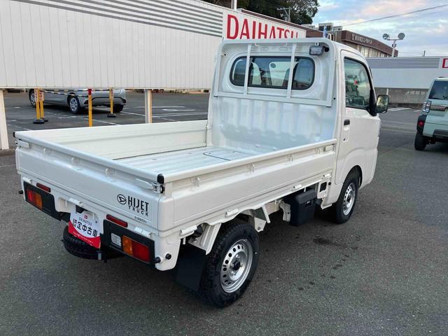 ハイゼットトラック スタンダード　農用スペシャル　４ＷＤ　ＣＶＴ　６６０ｃｃ　衝突被害軽減ブレーキ　横滑り防止装置　ＡＢＳ　アイドリングストップ　マニュアルエアコン　パワーステアリング　運転席・助手席エアバッグ　荷台作業灯　届出済未使用車（6枚目）