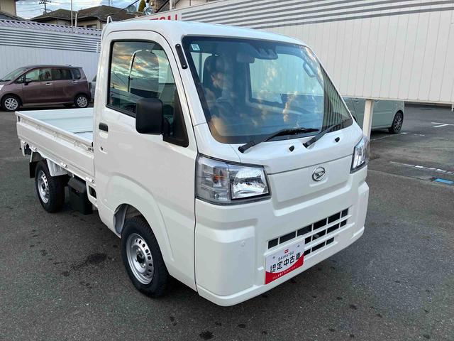 ハイゼットトラック スタンダード　農用スペシャル　４ＷＤ　ＣＶＴ　６６０ｃｃ　衝突被害軽減ブレーキ　横滑り防止装置　ＡＢＳ　アイドリングストップ　マニュアルエアコン　パワーステアリング　運転席・助手席エアバッグ　荷台作業灯　届出済未使用車（8枚目）