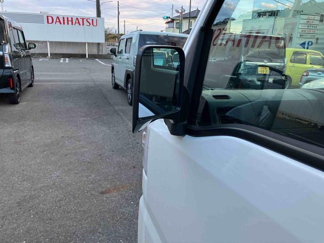 ハイゼットトラック スタンダード　農用スペシャル　４ＷＤ　ＣＶＴ　６６０ｃｃ　衝突被害軽減ブレーキ　横滑り防止装置　ＡＢＳ　アイドリングストップ　マニュアルエアコン　パワーステアリング　運転席・助手席エアバッグ　荷台作業灯　届出済未使用車（18枚目）