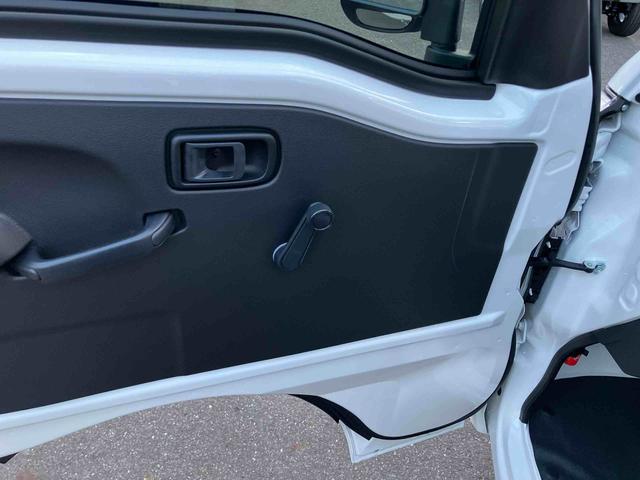 ハイゼットトラック スタンダード　農用スペシャル　４ＷＤ　ＣＶＴ　６６０ｃｃ　衝突被害軽減ブレーキ　横滑り防止装置　ＡＢＳ　アイドリングストップ　マニュアルエアコン　パワーステアリング　運転席・助手席エアバッグ　荷台作業灯　届出済未使用車（22枚目）