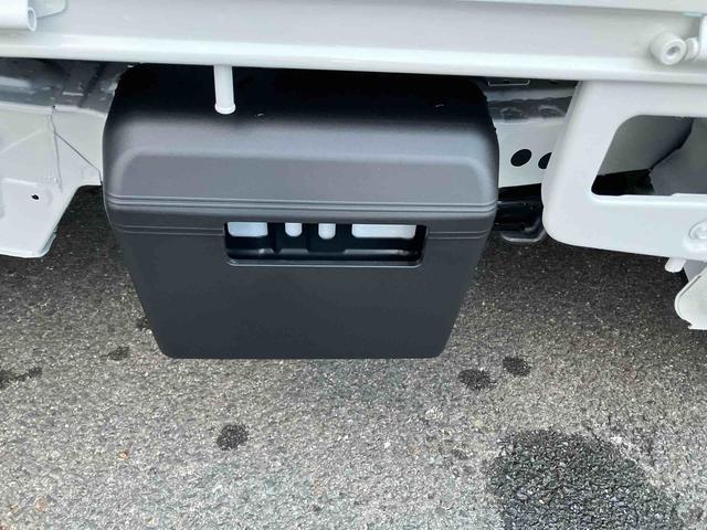 ハイゼットトラック スタンダード　農用スペシャル　４ＷＤ　ＣＶＴ　６６０ｃｃ　衝突被害軽減ブレーキ　横滑り防止装置　ＡＢＳ　アイドリングストップ　マニュアルエアコン　パワーステアリング　運転席・助手席エアバッグ　荷台作業灯　届出済未使用車（49枚目）