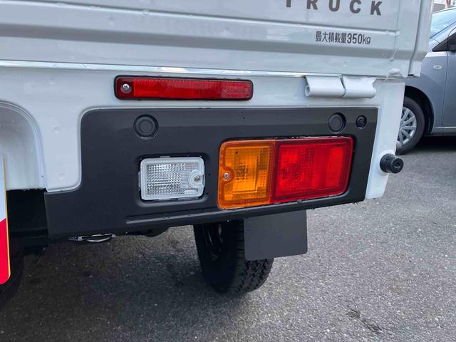 ハイゼットトラック スタンダード　農用スペシャル　４ＷＤ　ＣＶＴ　６６０ｃｃ　衝突被害軽減ブレーキ　横滑り防止装置　ＡＢＳ　アイドリングストップ　マニュアルエアコン　パワーステアリング　運転席・助手席エアバッグ　荷台作業灯　届出済未使用車（53枚目）